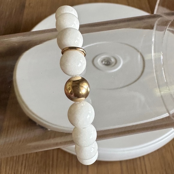 8mm White Jade Stretch Bracelet w/ 14K Gold Filled Ball Spacer and Jump Ring - Picture 3 of 7